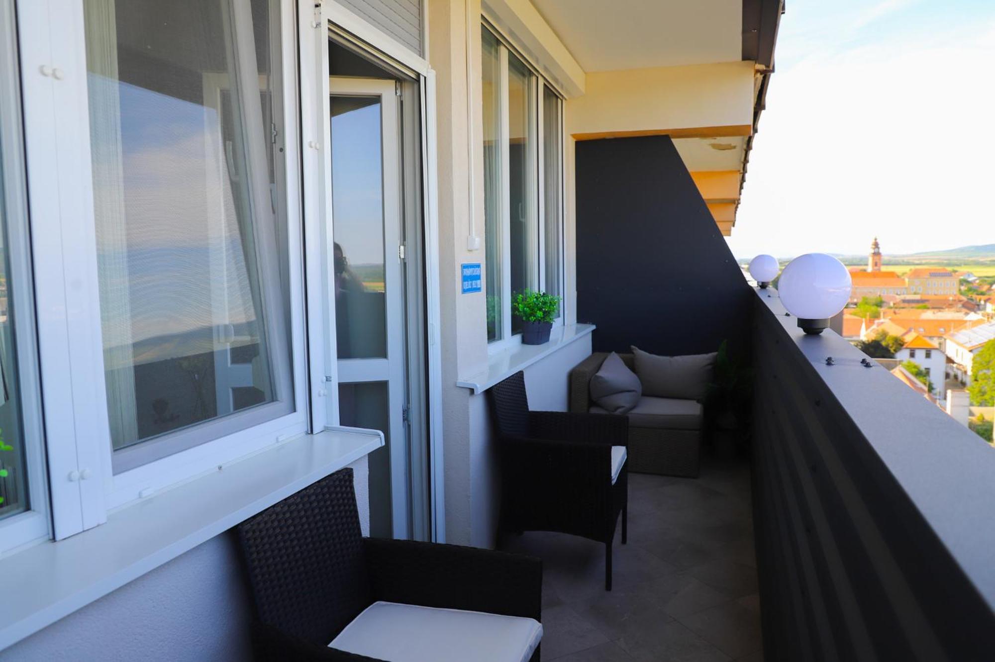 Ueveghid Apartman Sátoraljaújhely エクステリア 写真